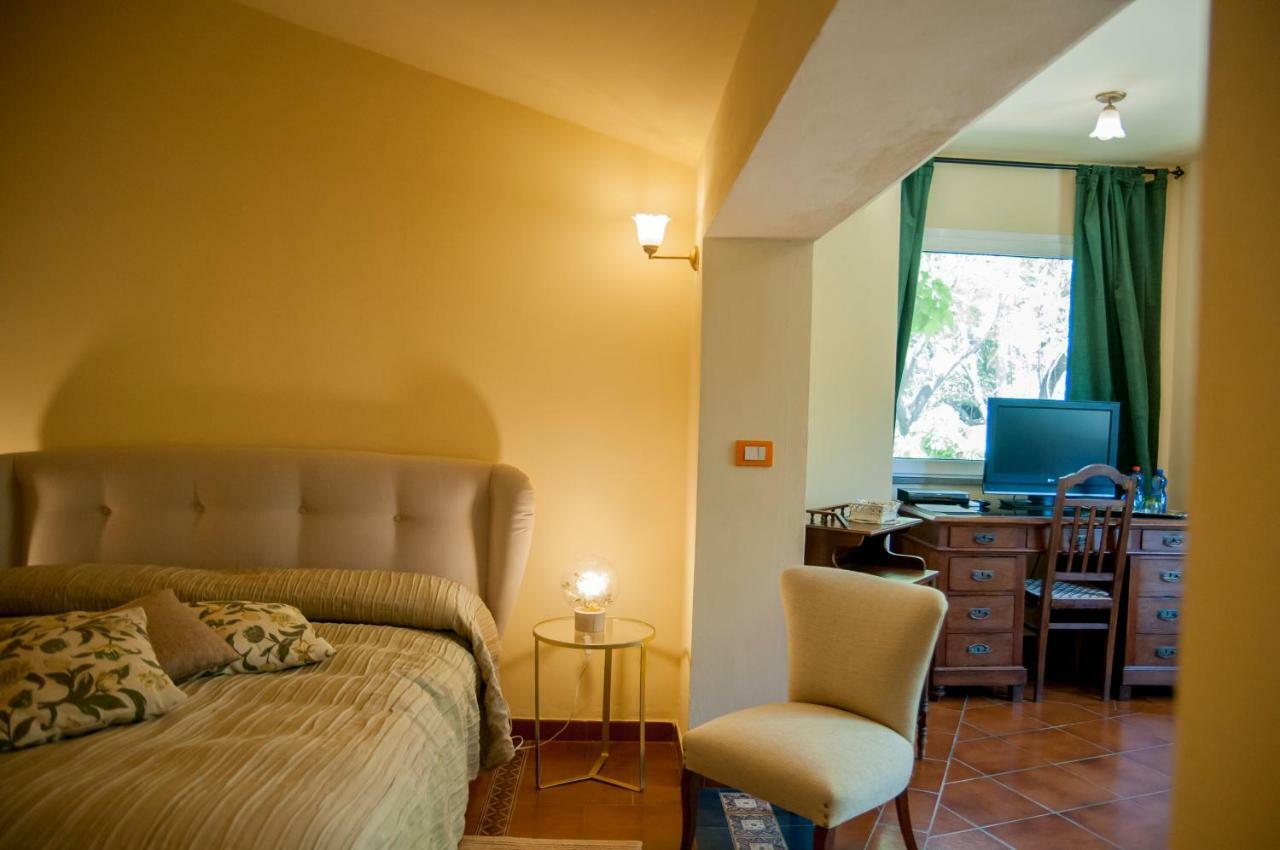 B&B La Villa Giardini Naxos Exterior photo